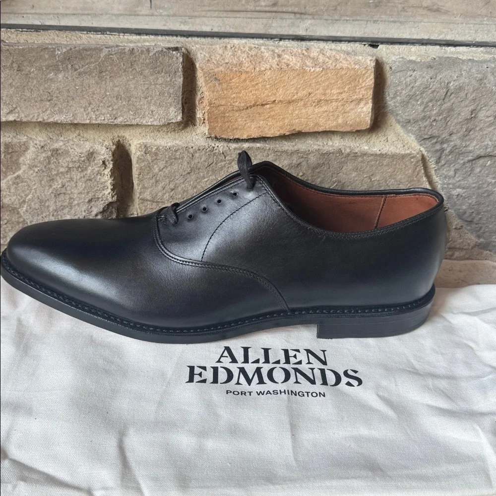 Allen Edmonds Carlyle Plain Toe Oxford 8830 Black Leather Mens Size 11. NWOT